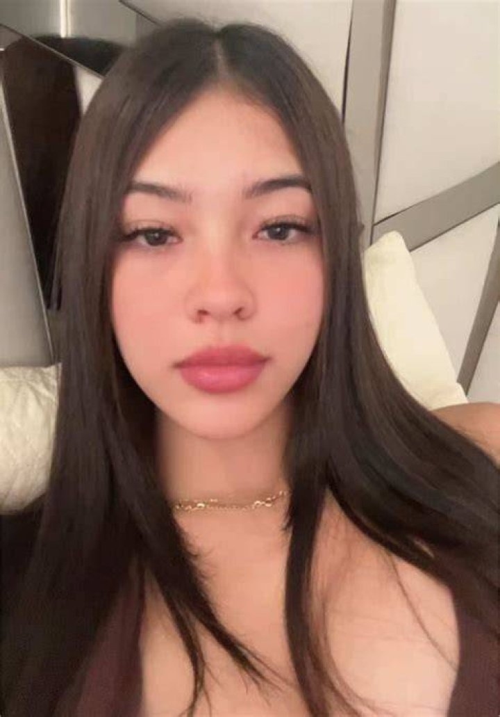 Anna Cherry7