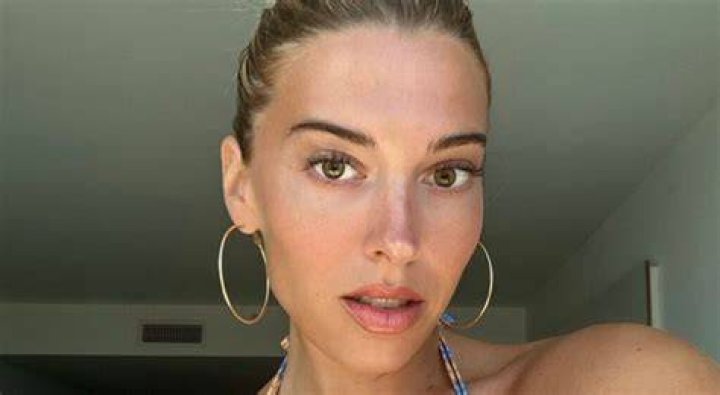 Taylor Mathis Nude